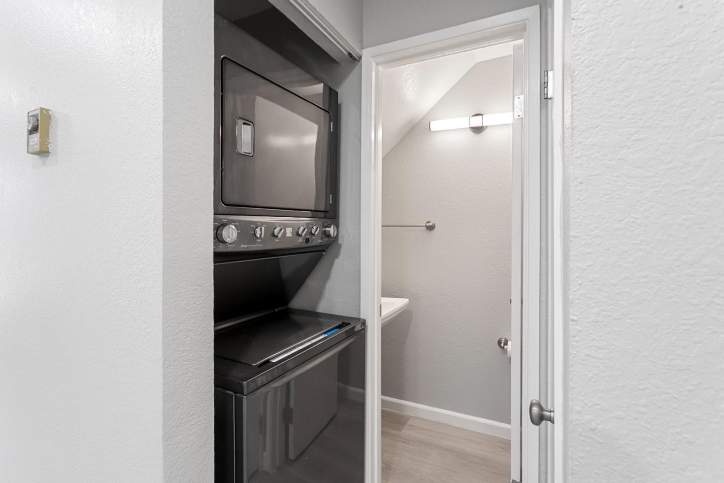 Detail Gallery Image 22 of 27 For 1062 Rymar Pl, San Jose,  CA 95133 - 2 Beds | 2/1 Baths
