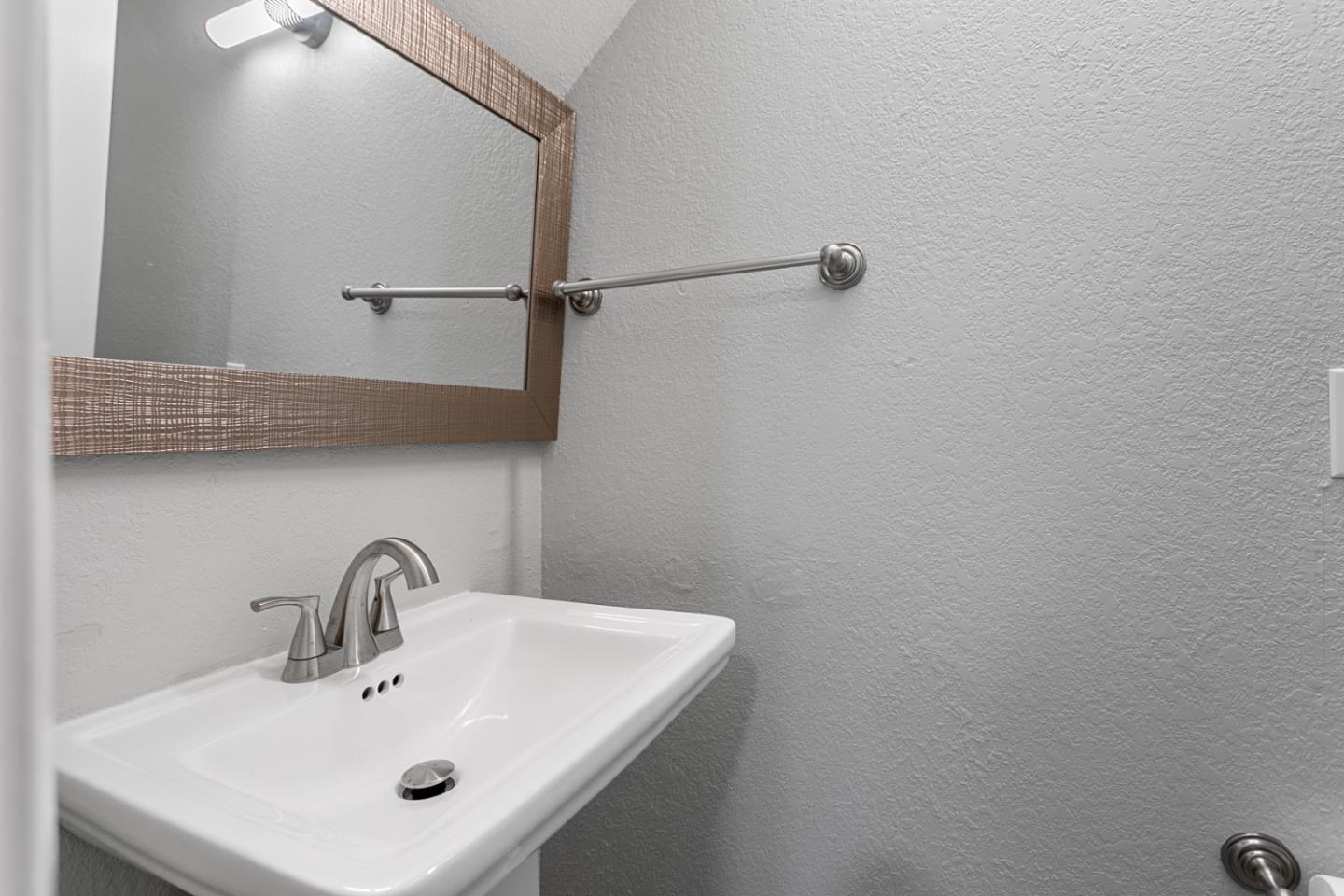 Detail Gallery Image 23 of 27 For 1062 Rymar Pl, San Jose,  CA 95133 - 2 Beds | 2/1 Baths