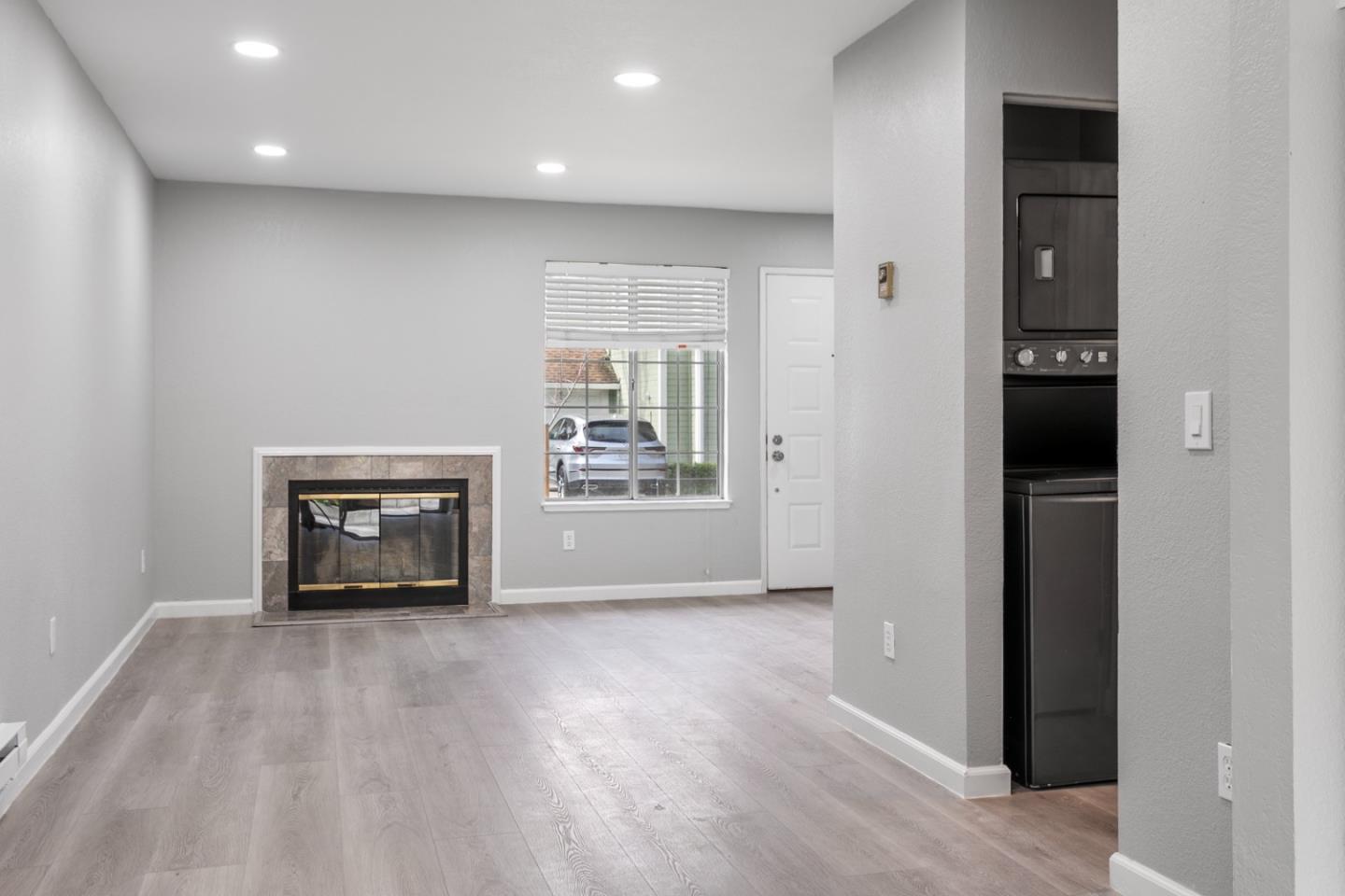 Detail Gallery Image 6 of 27 For 1062 Rymar Pl, San Jose,  CA 95133 - 2 Beds | 2/1 Baths