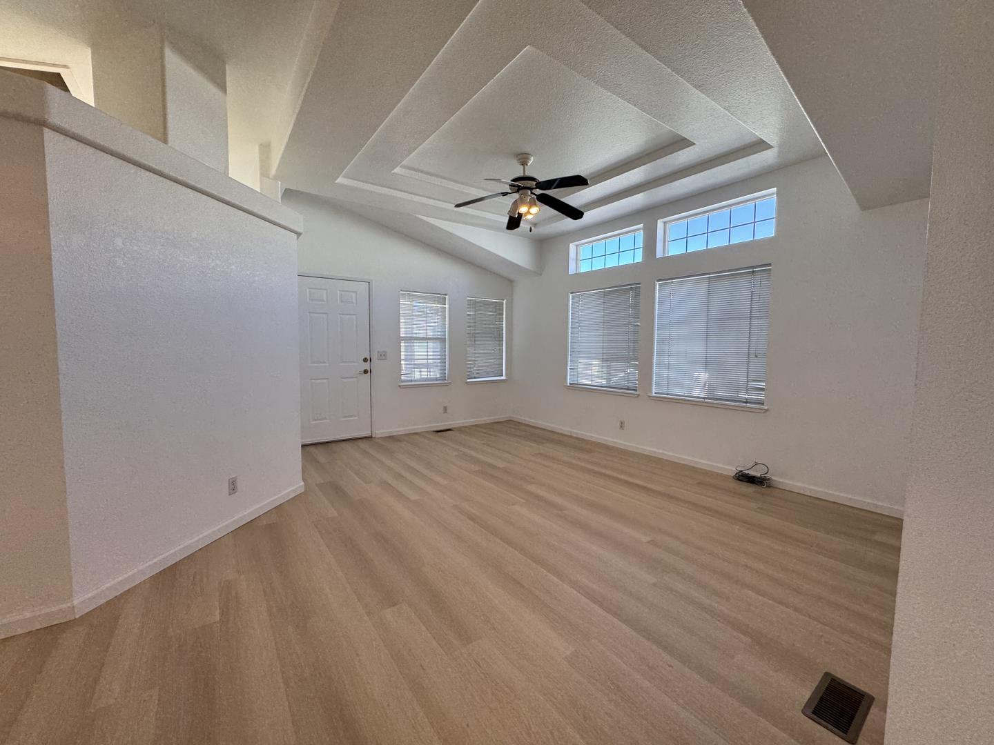 Detail Gallery Image 20 of 27 For 200 Ford Rd #227,  San Jose,  CA 95138 - 3 Beds | 2 Baths