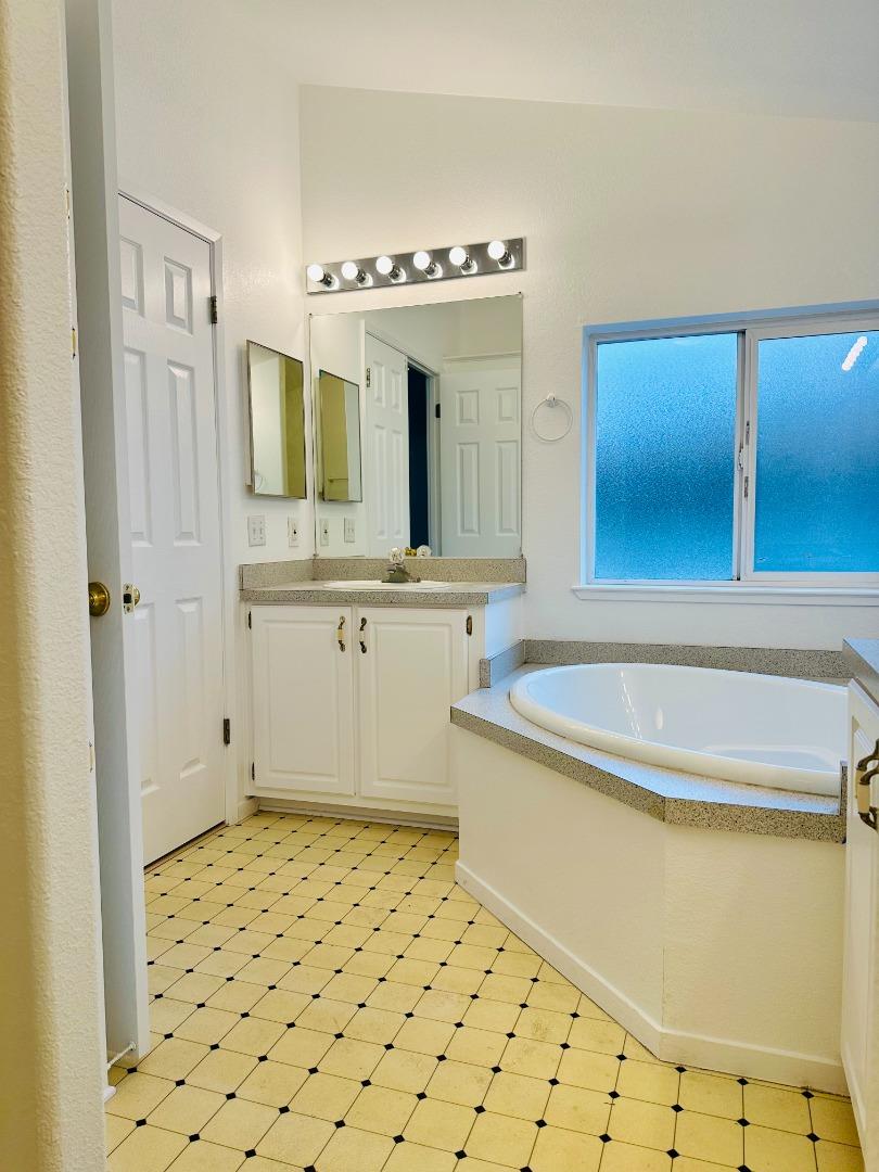 Detail Gallery Image 22 of 27 For 200 Ford Rd #227,  San Jose,  CA 95138 - 3 Beds | 2 Baths