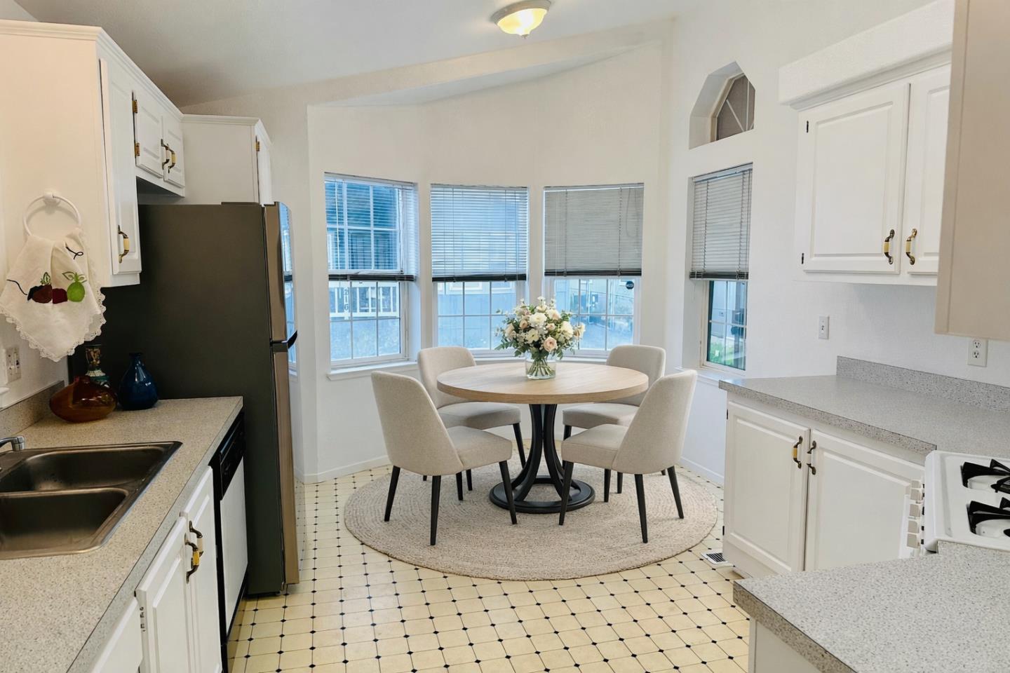 Detail Gallery Image 6 of 27 For 200 Ford Rd #227,  San Jose,  CA 95138 - 3 Beds | 2 Baths