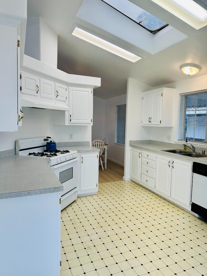 Detail Gallery Image 8 of 27 For 200 Ford Rd #227,  San Jose,  CA 95138 - 3 Beds | 2 Baths