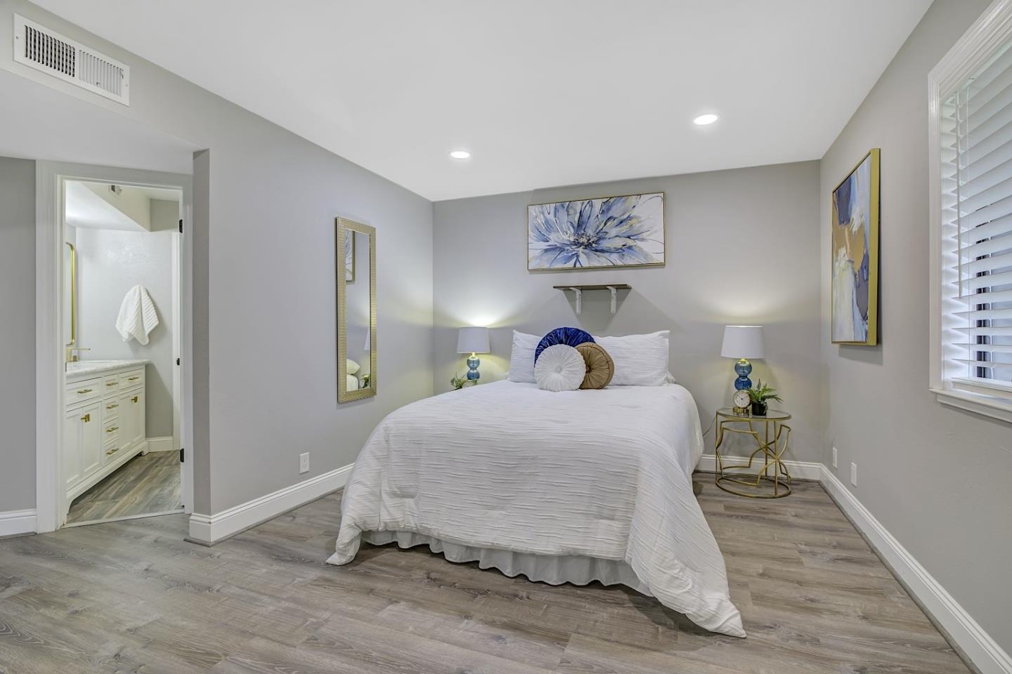Detail Gallery Image 13 of 35 For 999 W Evelyn Ter #40,  Sunnyvale,  CA 94086 - 2 Beds | 1 Baths