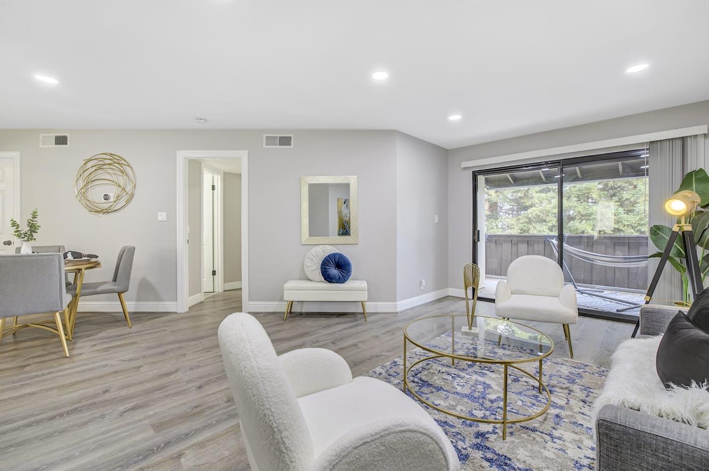 Detail Gallery Image 4 of 35 For 999 W Evelyn Ter #40,  Sunnyvale,  CA 94086 - 2 Beds | 1 Baths