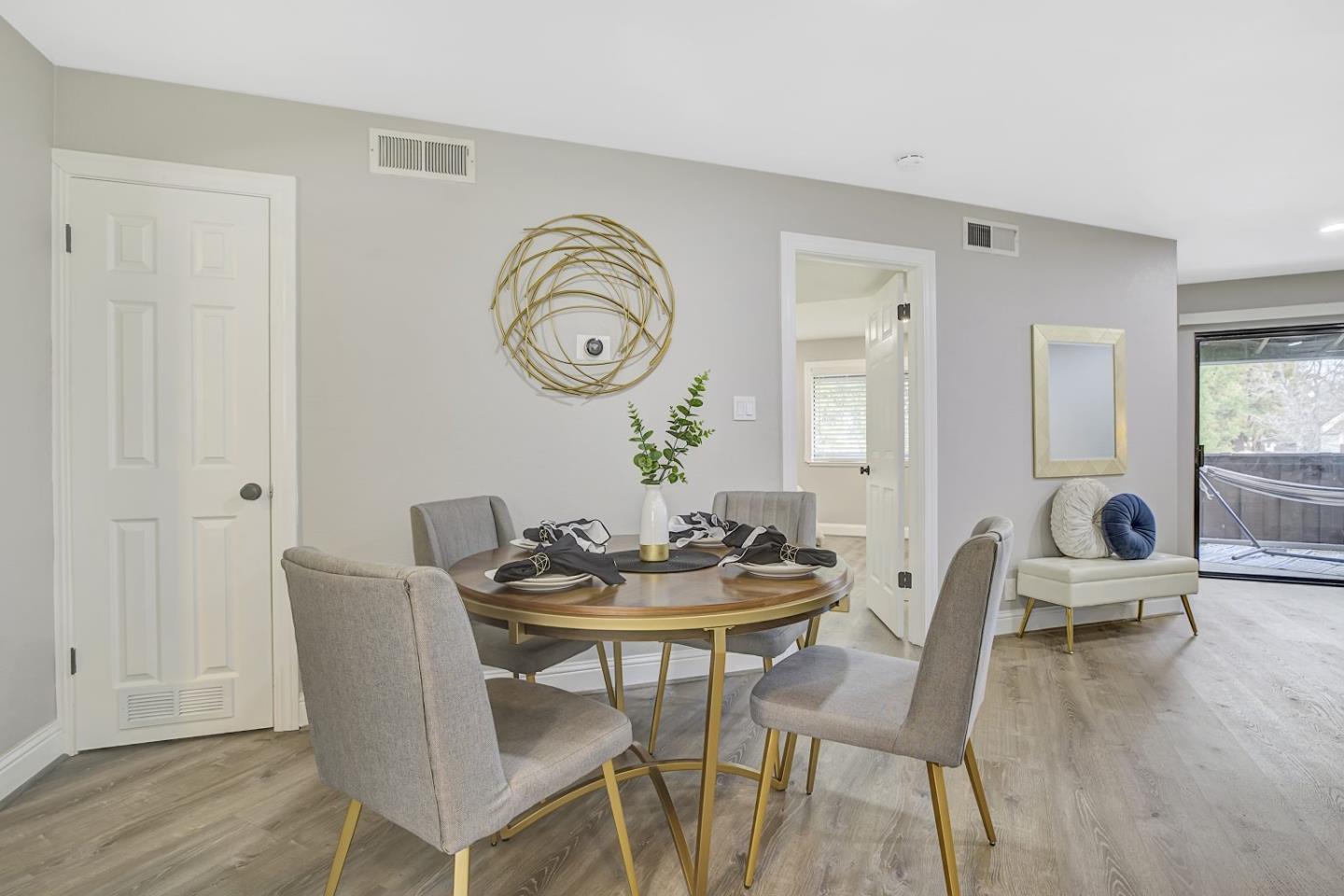 Detail Gallery Image 5 of 35 For 999 W Evelyn Ter #40,  Sunnyvale,  CA 94086 - 2 Beds | 1 Baths