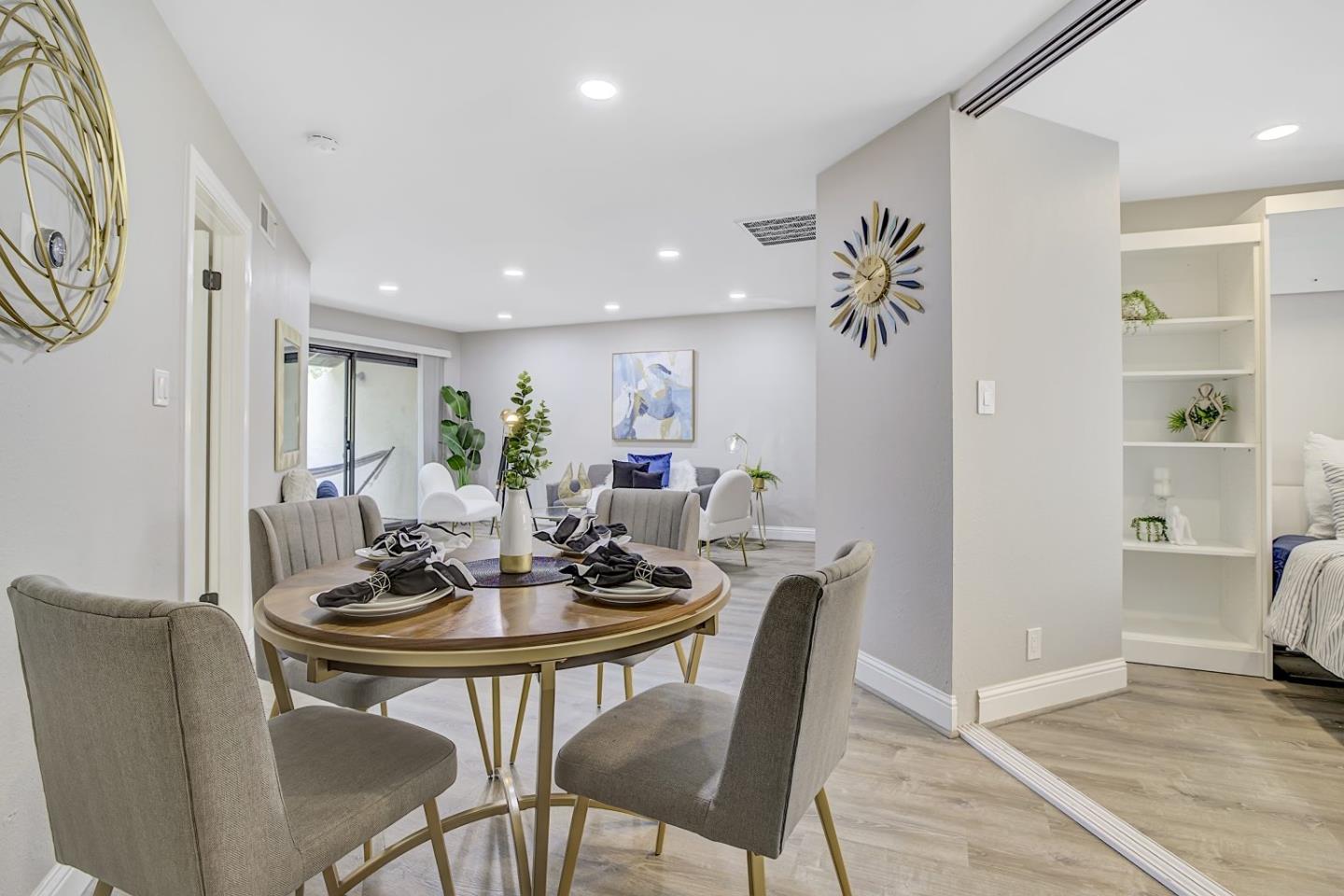 Detail Gallery Image 6 of 35 For 999 W Evelyn Ter #40,  Sunnyvale,  CA 94086 - 2 Beds | 1 Baths