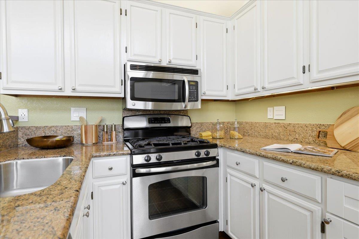 Detail Gallery Image 18 of 46 For 727 Portwalk Pl, Redwood City,  CA 94065 - 2 Beds | 2 Baths