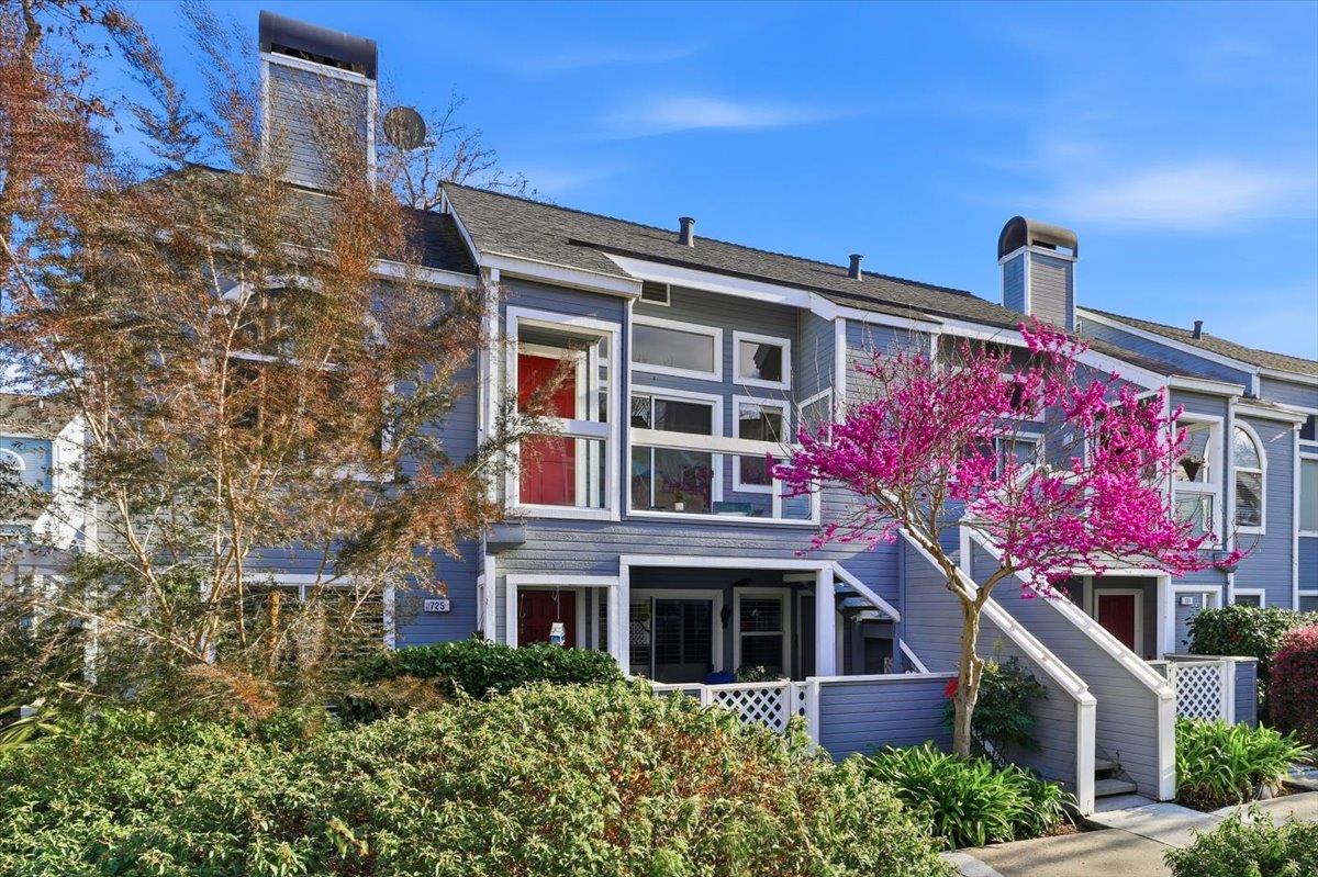 Detail Gallery Image 2 of 46 For 727 Portwalk Pl, Redwood City,  CA 94065 - 2 Beds | 2 Baths