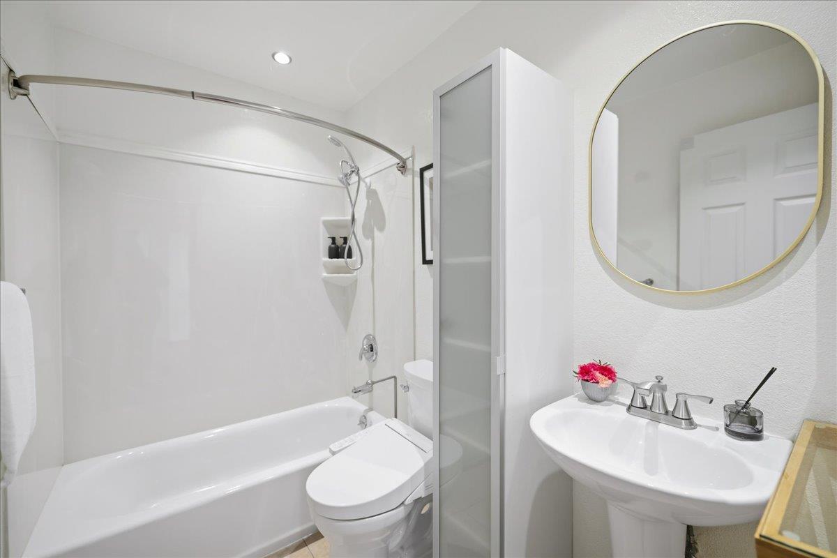 Detail Gallery Image 31 of 46 For 727 Portwalk Pl, Redwood City,  CA 94065 - 2 Beds | 2 Baths