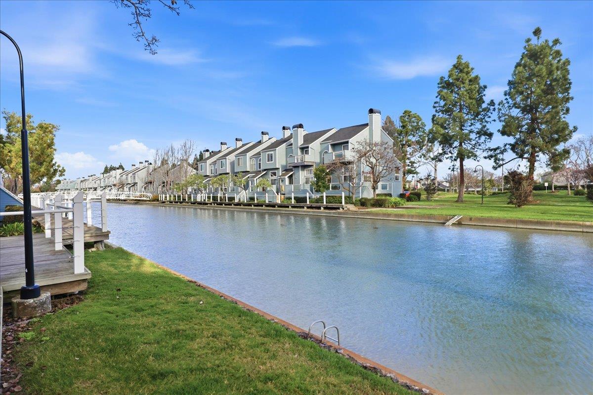 Detail Gallery Image 38 of 46 For 727 Portwalk Pl, Redwood City,  CA 94065 - 2 Beds | 2 Baths