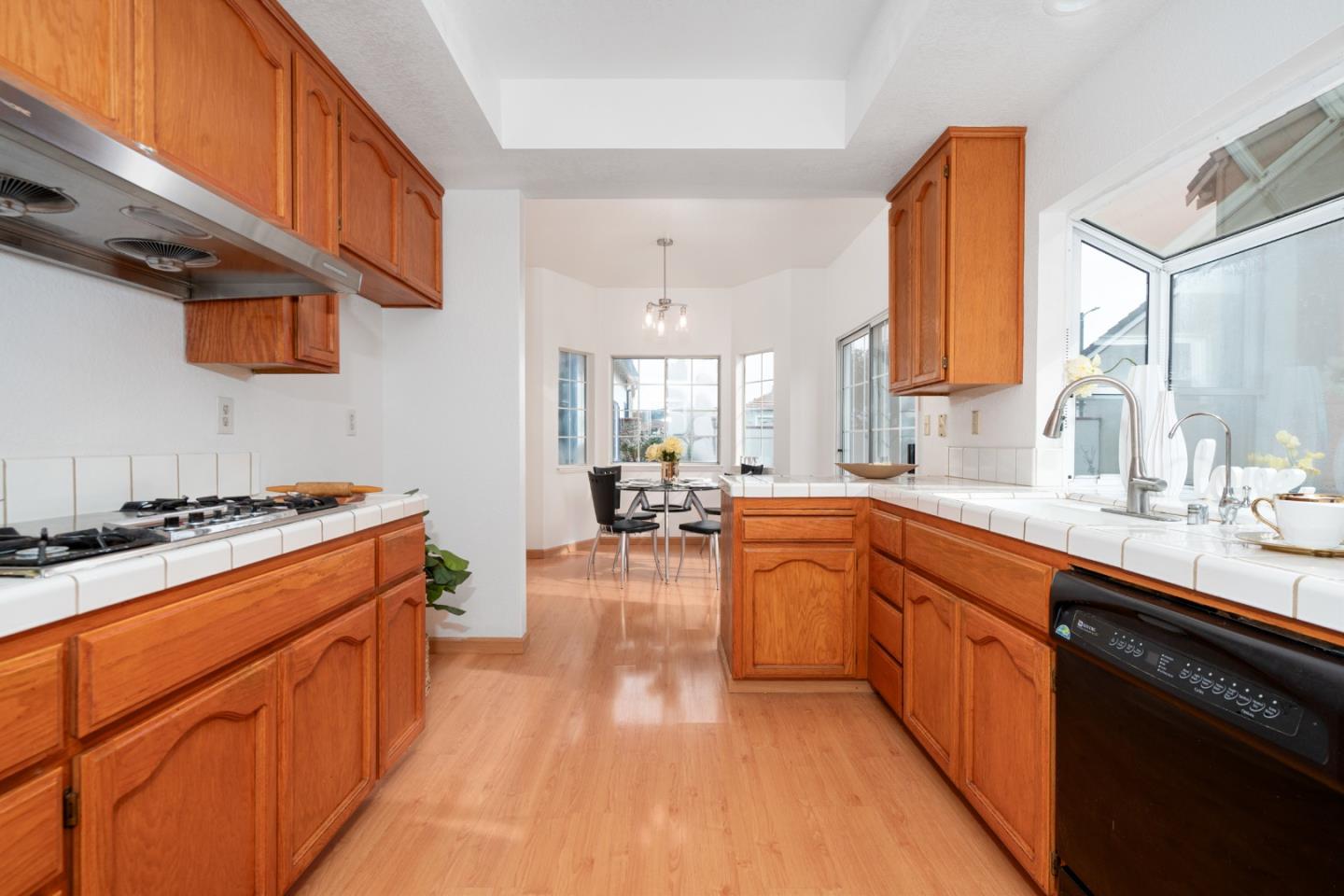 Detail Gallery Image 11 of 31 For 1054 Quail Creek Cir, San Jose,  CA 95120 - 4 Beds | 3 Baths