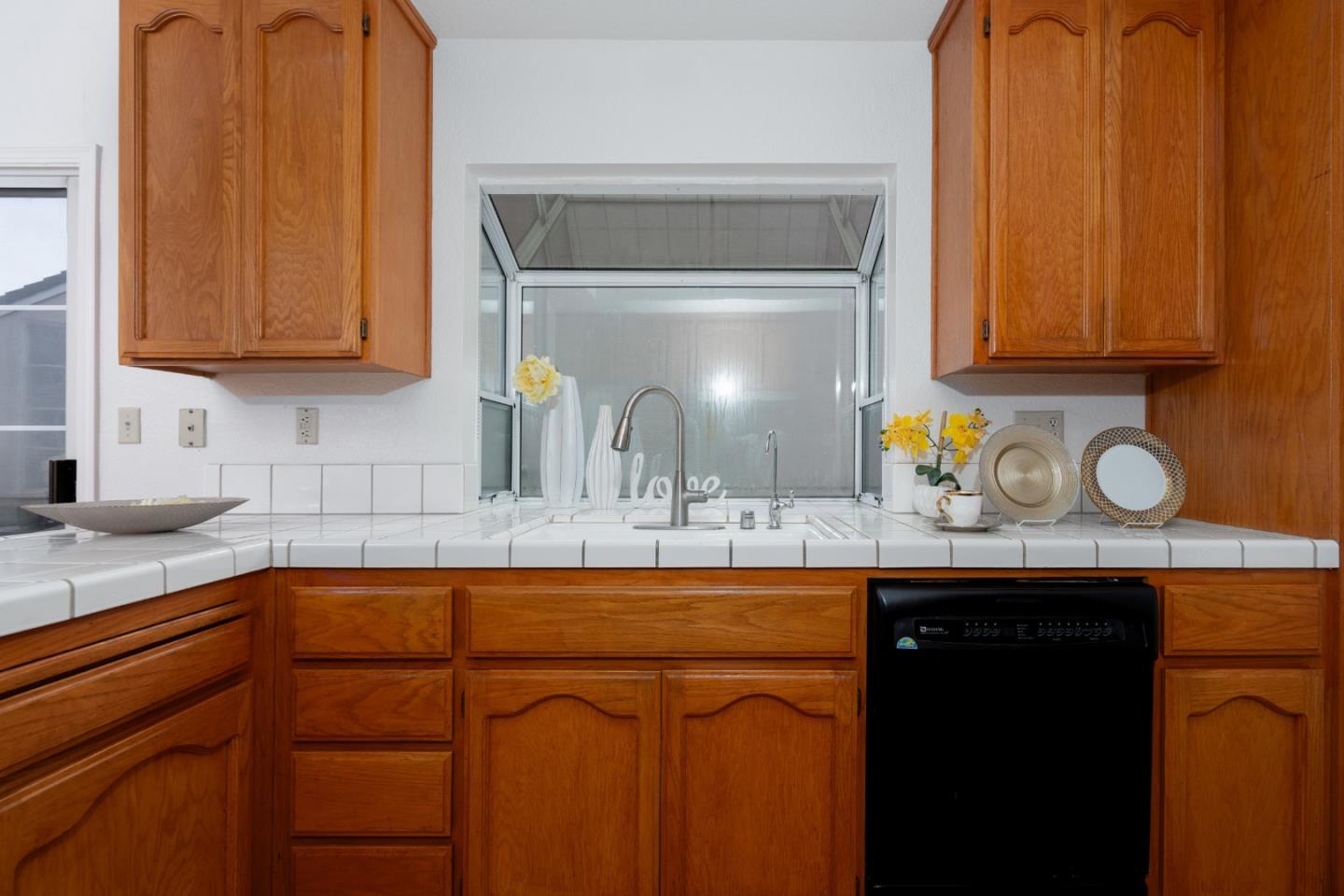 Detail Gallery Image 12 of 31 For 1054 Quail Creek Cir, San Jose,  CA 95120 - 4 Beds | 3 Baths