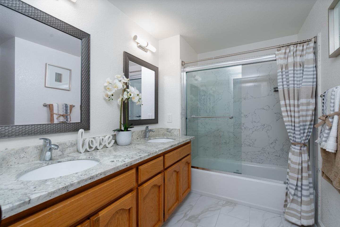 Detail Gallery Image 14 of 31 For 1054 Quail Creek Cir, San Jose,  CA 95120 - 4 Beds | 3 Baths