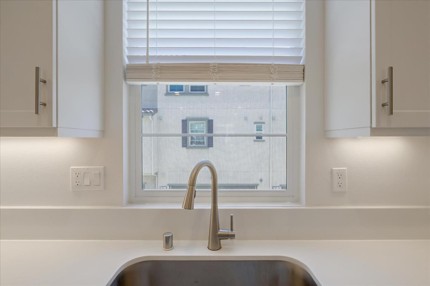 Detail Gallery Image 14 of 41 For 4367 Pacifica Way #4,  Oceanside,  CA 92056 - 3 Beds | 3/1 Baths