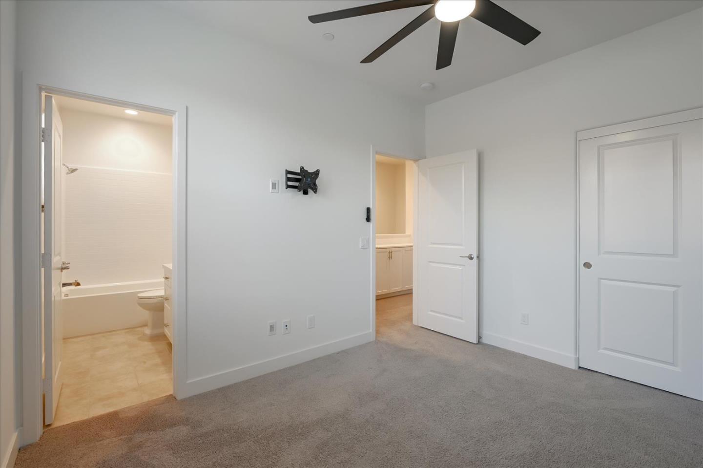 Detail Gallery Image 17 of 41 For 4367 Pacifica Way #4,  Oceanside,  CA 92056 - 3 Beds | 3/1 Baths