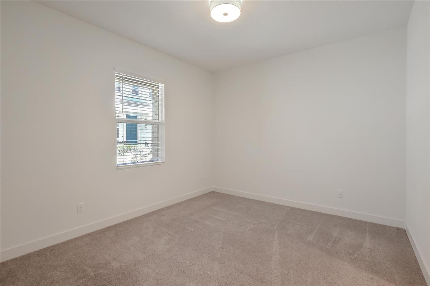 Detail Gallery Image 19 of 41 For 4367 Pacifica Way #4,  Oceanside,  CA 92056 - 3 Beds | 3/1 Baths