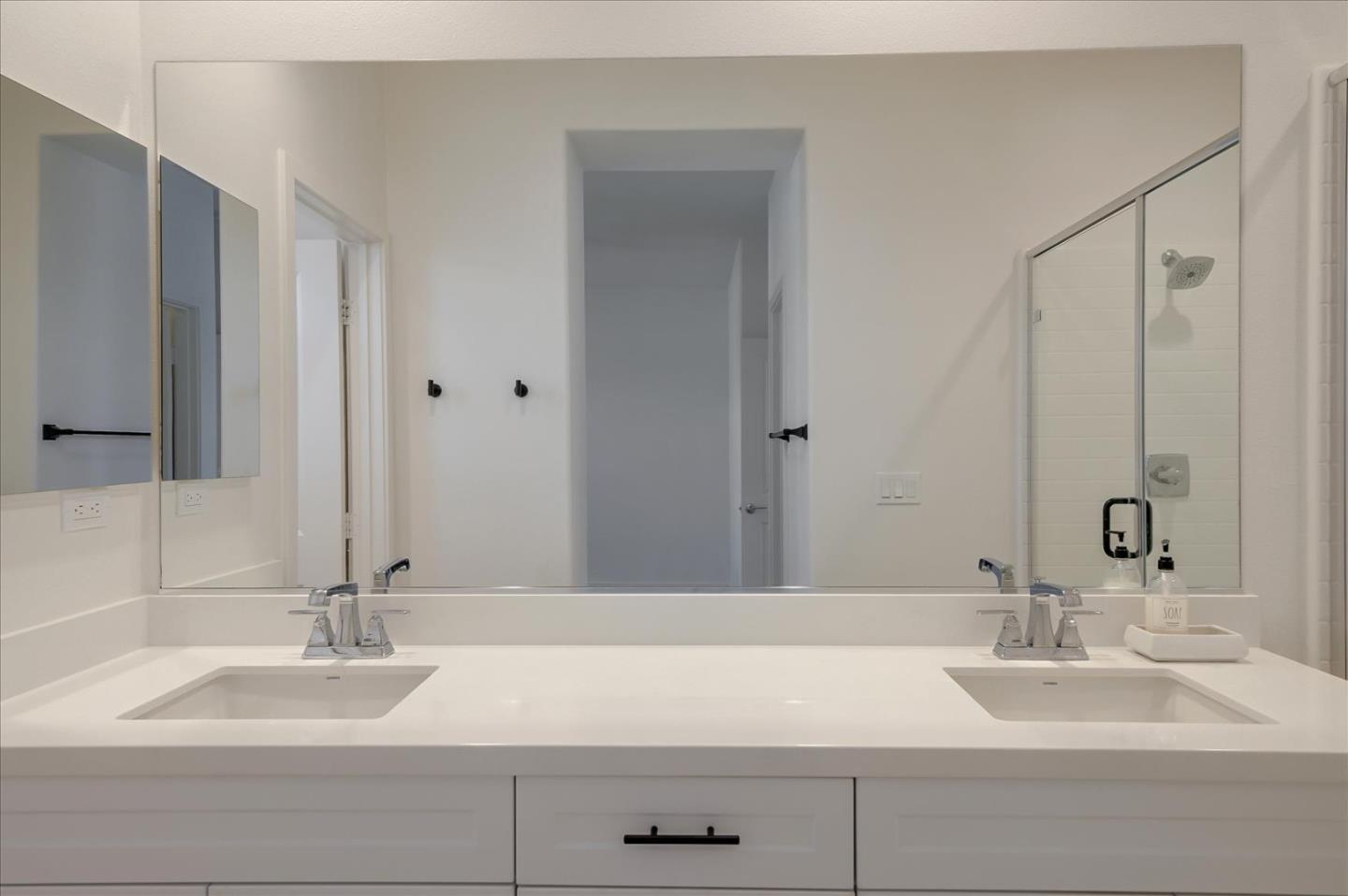 Detail Gallery Image 31 of 41 For 4367 Pacifica Way #4,  Oceanside,  CA 92056 - 3 Beds | 3/1 Baths