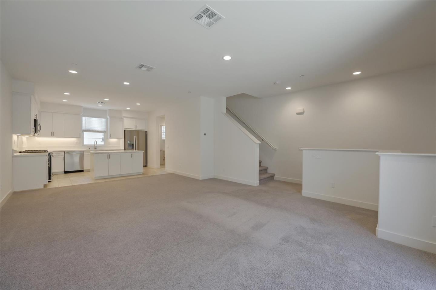 Detail Gallery Image 5 of 41 For 4367 Pacifica Way #4,  Oceanside,  CA 92056 - 3 Beds | 3/1 Baths