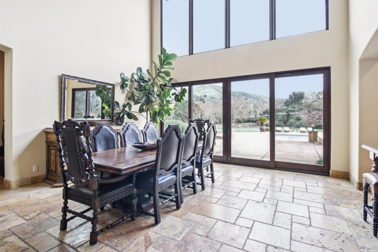 Detail Gallery Image 13 of 49 For 12220 Heritage, Gilroy,  CA 95020 - 5 Beds | 4/2 Baths