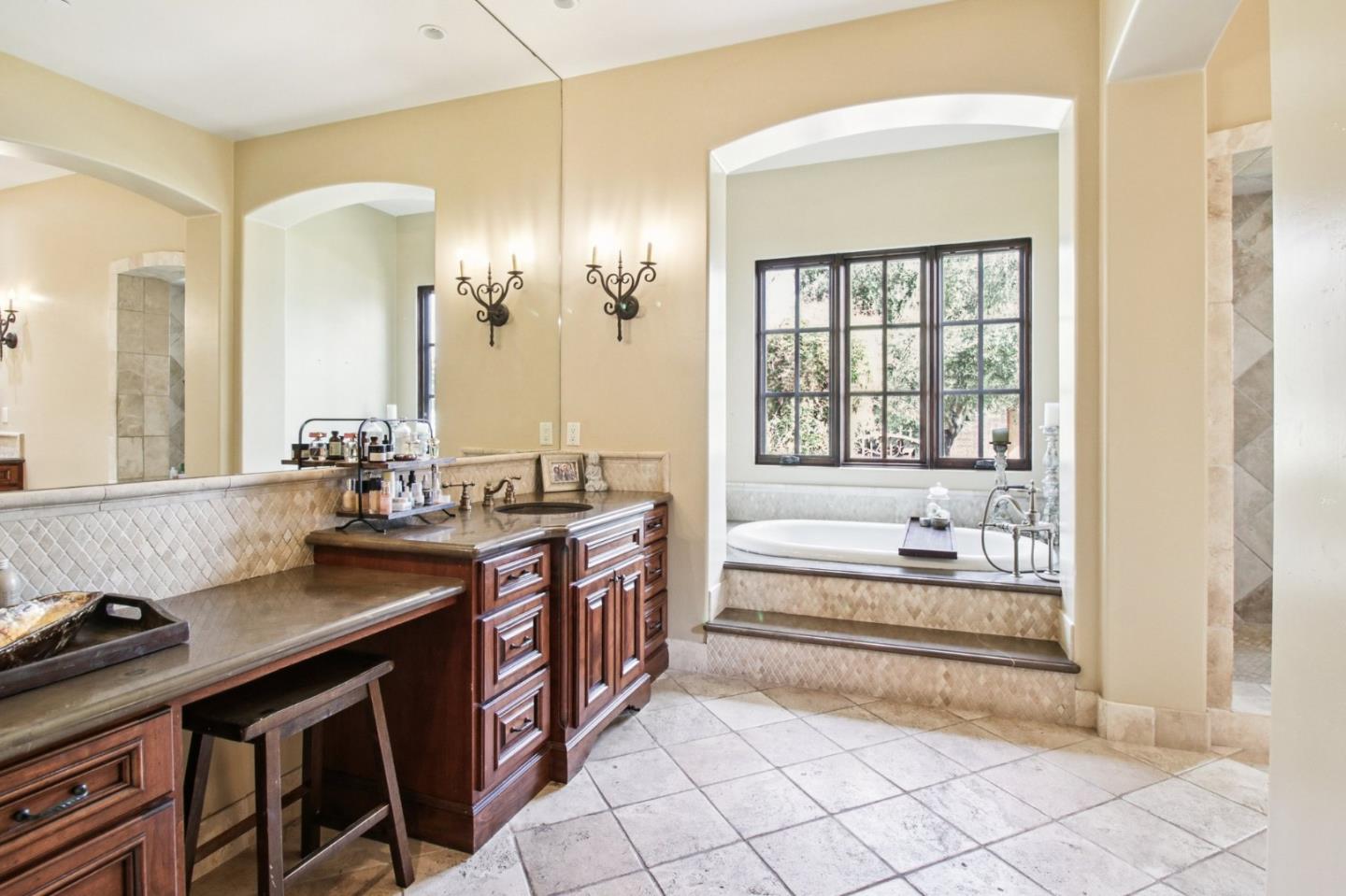 Detail Gallery Image 28 of 49 For 12220 Heritage, Gilroy,  CA 95020 - 5 Beds | 4/2 Baths