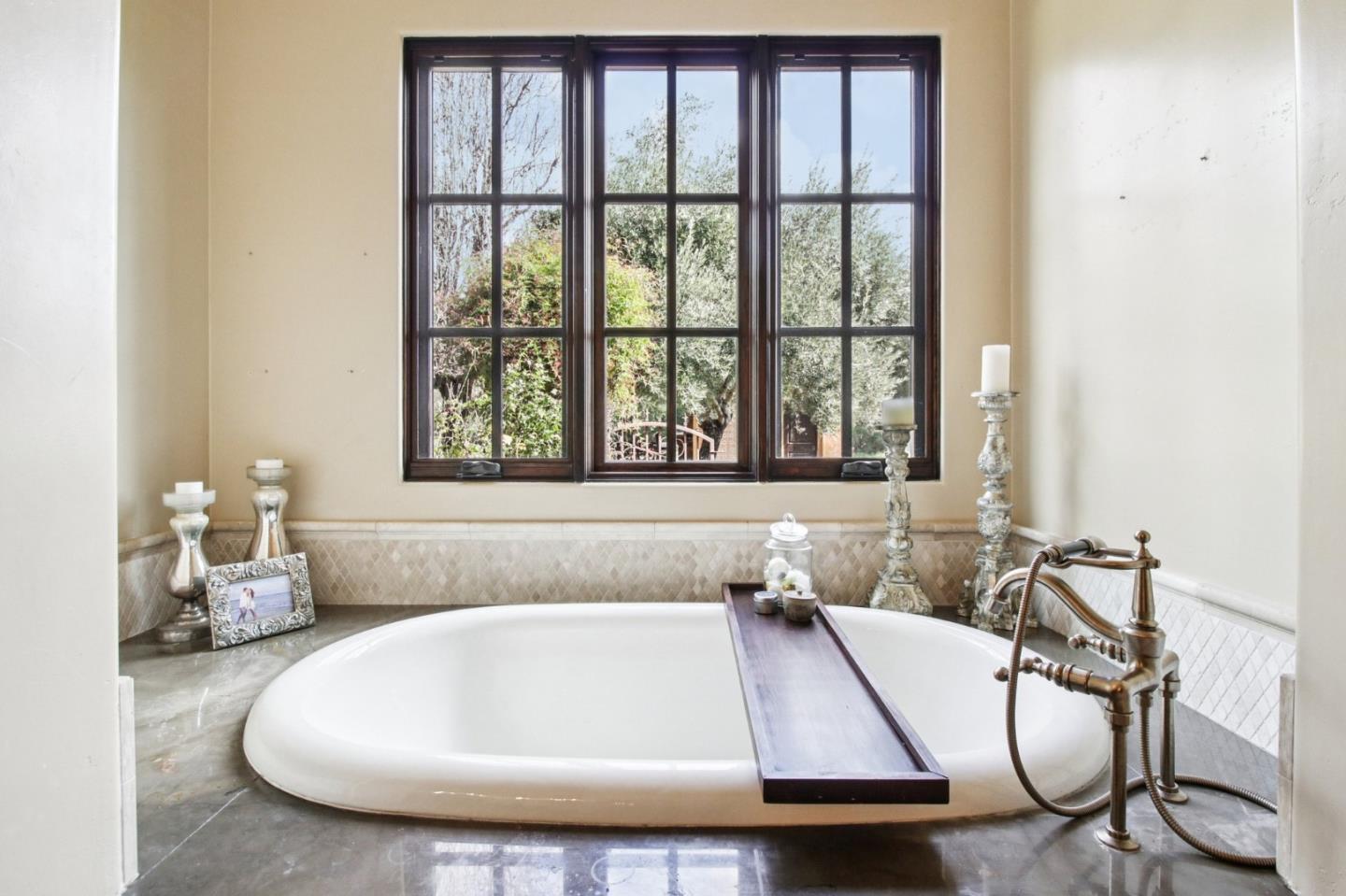 Detail Gallery Image 29 of 49 For 12220 Heritage, Gilroy,  CA 95020 - 5 Beds | 4/2 Baths