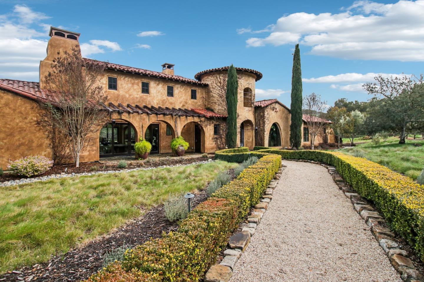 Detail Gallery Image 3 of 49 For 12220 Heritage, Gilroy,  CA 95020 - 5 Beds | 4/2 Baths