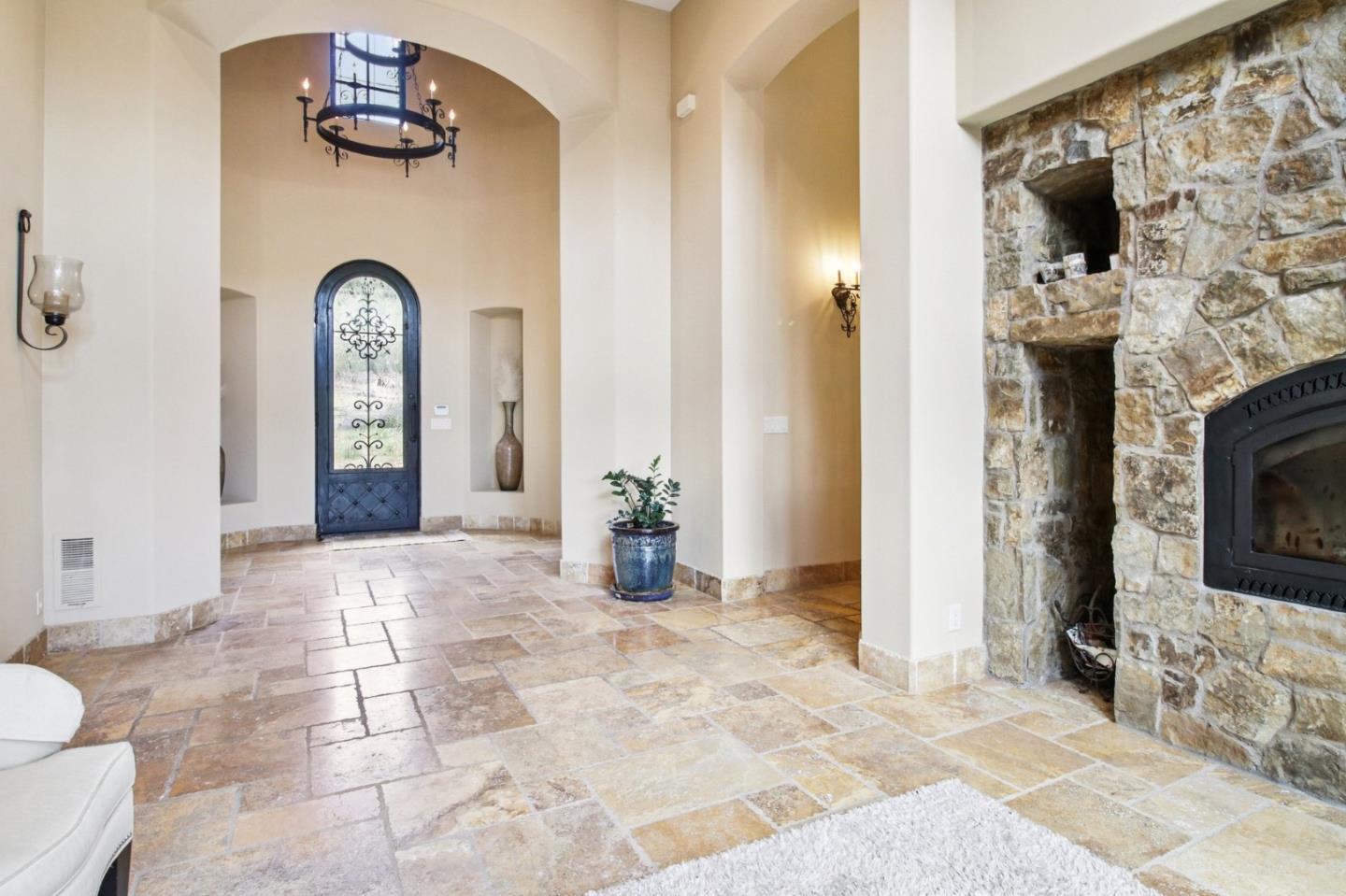 Detail Gallery Image 5 of 49 For 12220 Heritage, Gilroy,  CA 95020 - 5 Beds | 4/2 Baths