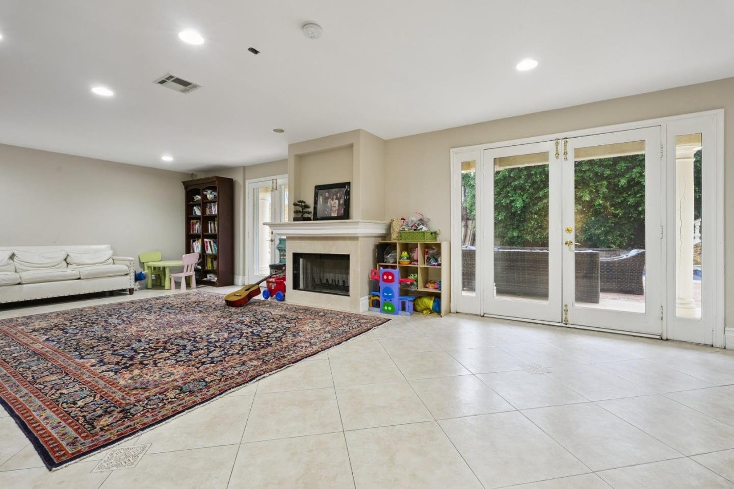 Detail Gallery Image 10 of 15 For 5344 Leghorn Ave, Sherman Oaks,  CA 91401 - 7 Beds | 8 Baths