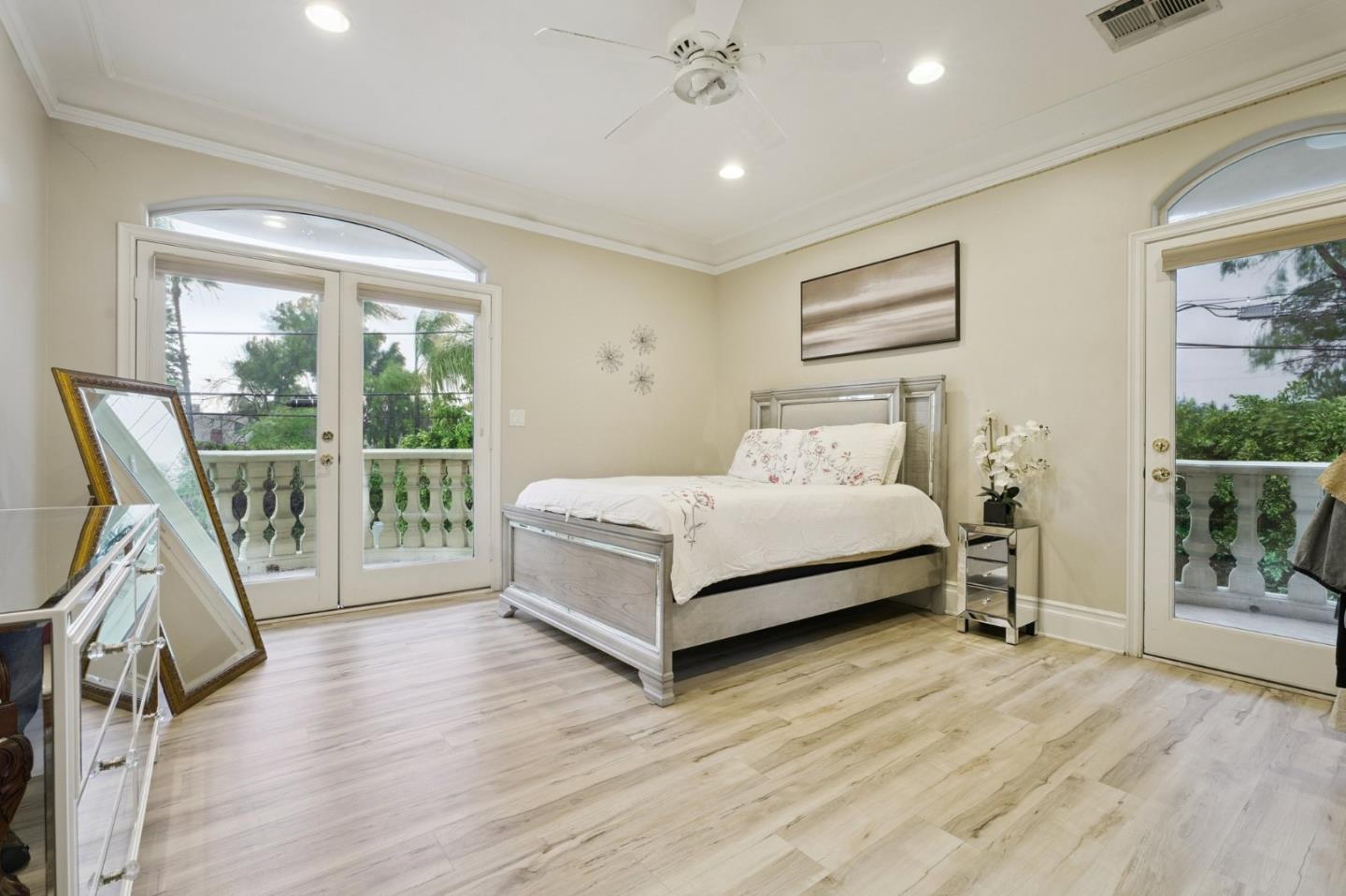 Detail Gallery Image 12 of 15 For 5344 Leghorn Ave, Sherman Oaks,  CA 91401 - 7 Beds | 8 Baths