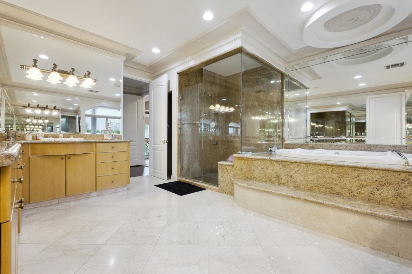 Detail Gallery Image 14 of 15 For 5344 Leghorn Ave, Sherman Oaks,  CA 91401 - 7 Beds | 8 Baths