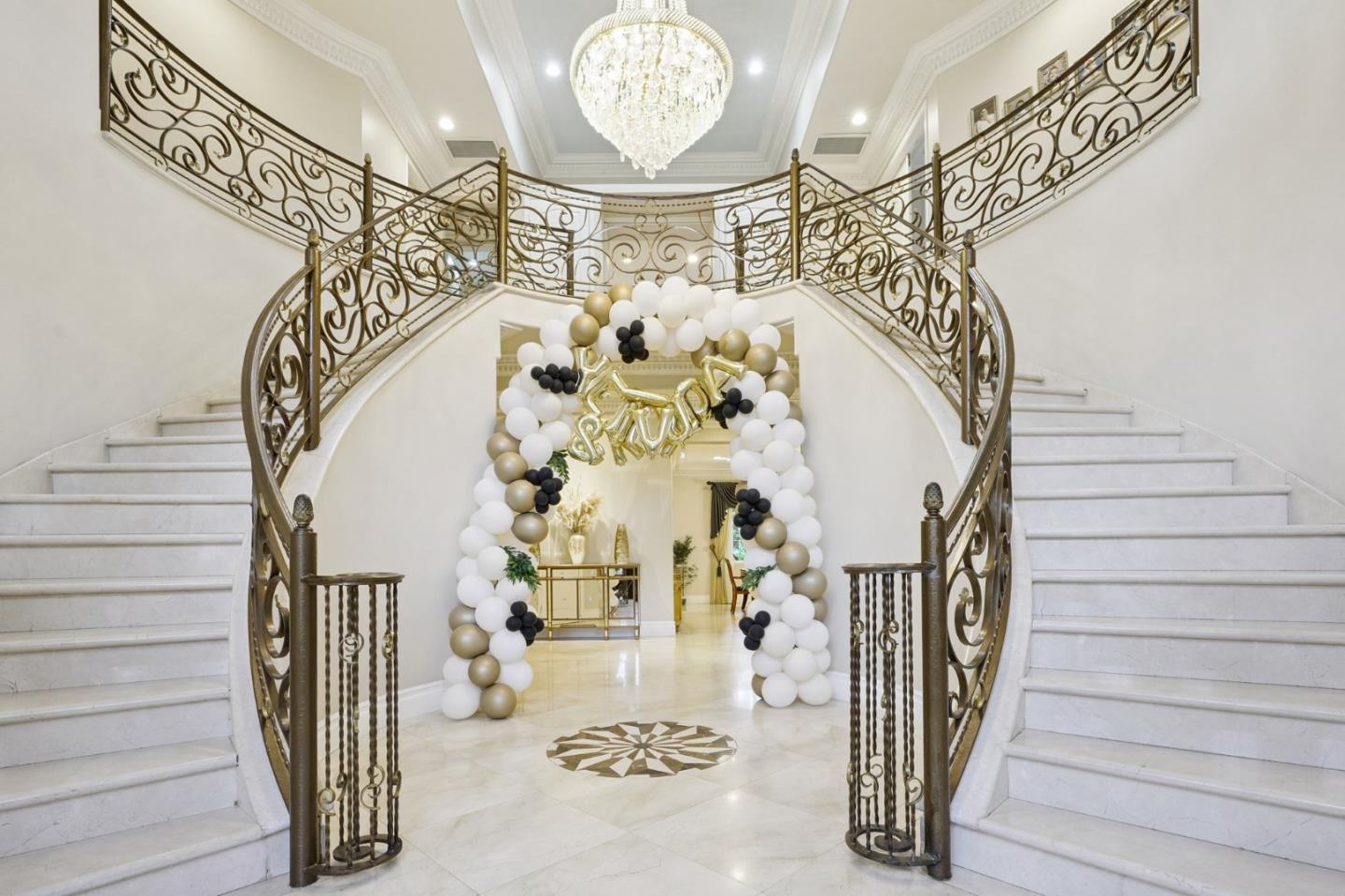 Detail Gallery Image 2 of 15 For 5344 Leghorn Ave, Sherman Oaks,  CA 91401 - 7 Beds | 8 Baths