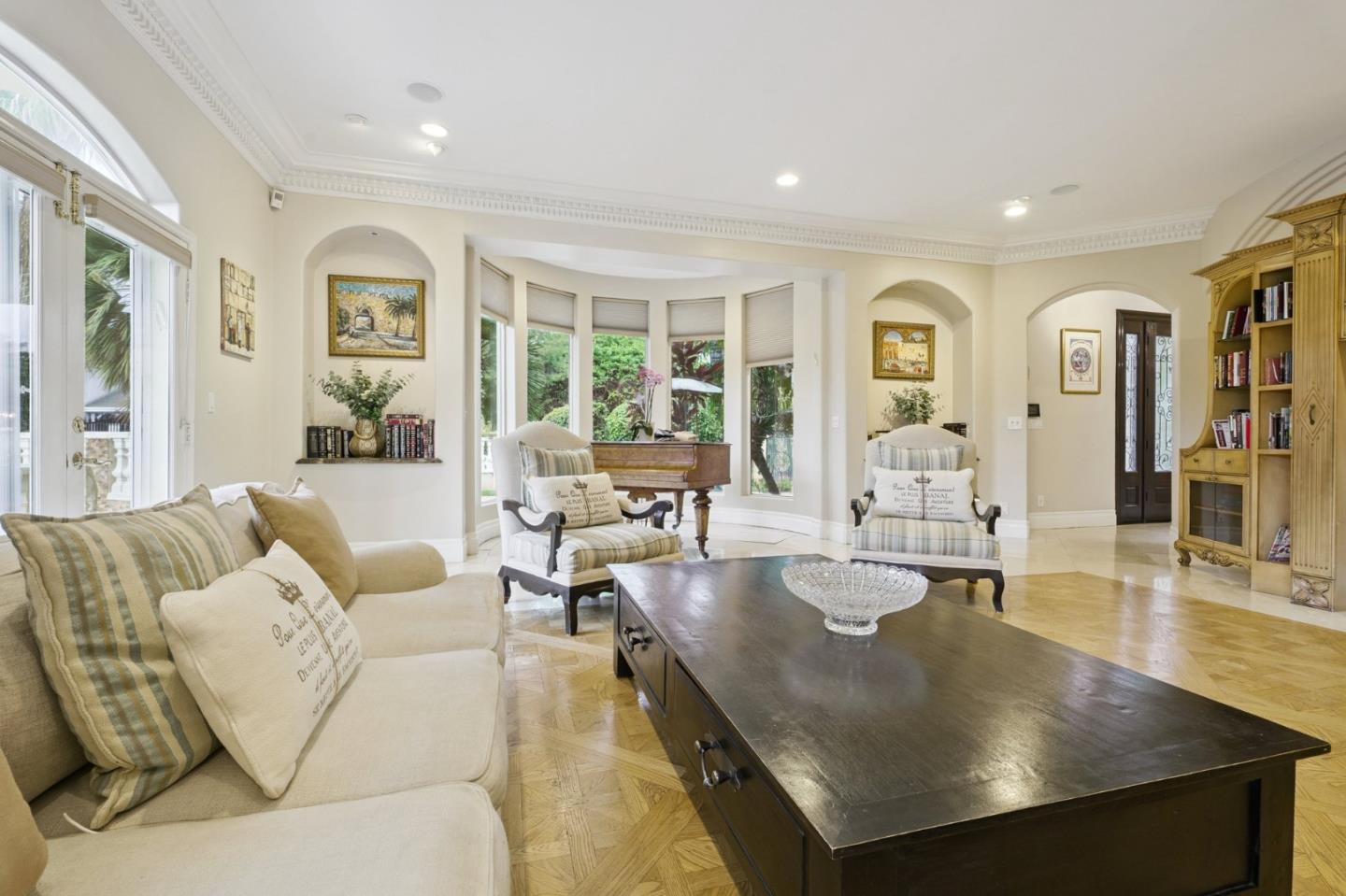 Detail Gallery Image 3 of 15 For 5344 Leghorn Ave, Sherman Oaks,  CA 91401 - 7 Beds | 8 Baths