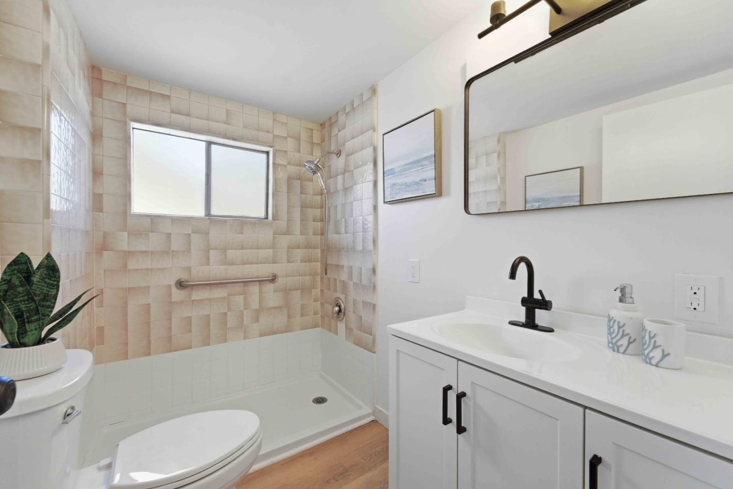 Detail Gallery Image 13 of 26 For 1761 44th Ave, Capitola,  CA 95010 - 2 Beds | 1 Baths