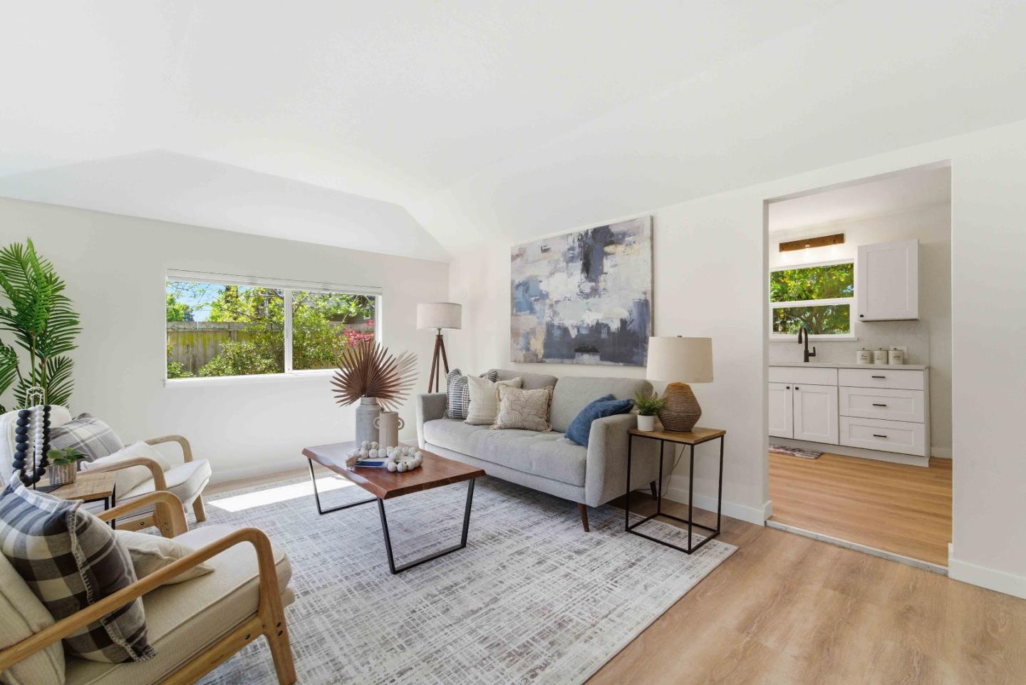 Detail Gallery Image 2 of 26 For 1761 44th Ave, Capitola,  CA 95010 - 2 Beds | 1 Baths