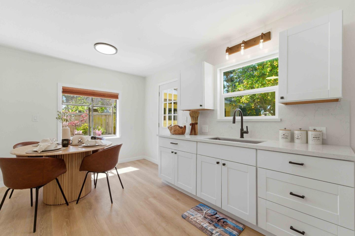 Detail Gallery Image 6 of 26 For 1761 44th Ave, Capitola,  CA 95010 - 2 Beds | 1 Baths