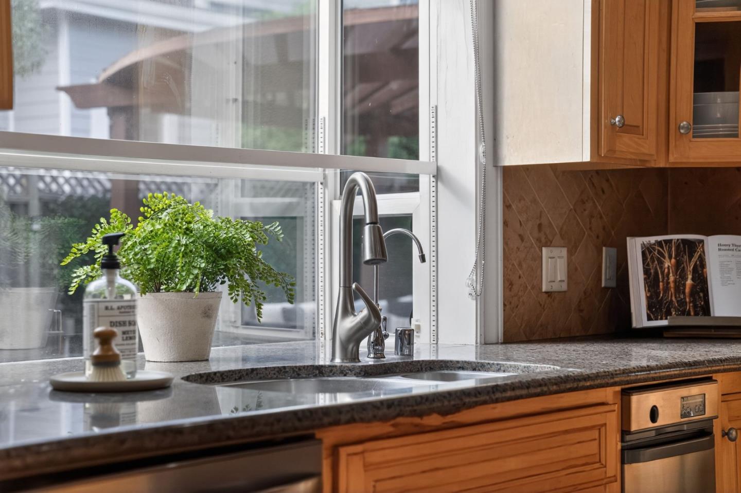 Detail Gallery Image 19 of 101 For 10175 Orange Ave, Cupertino,  CA 95014 - 6 Beds | 4/2 Baths