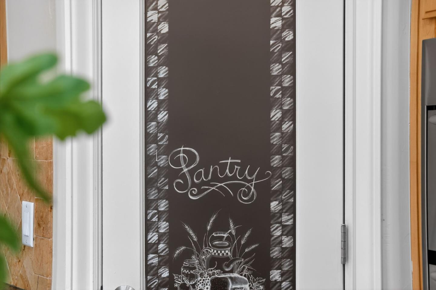 Detail Gallery Image 22 of 101 For 10175 Orange Ave, Cupertino,  CA 95014 - 6 Beds | 4/2 Baths