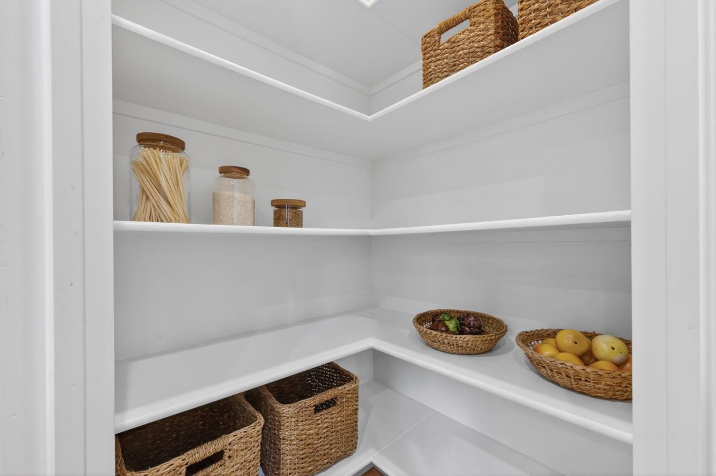 Detail Gallery Image 23 of 101 For 10175 Orange Ave, Cupertino,  CA 95014 - 6 Beds | 4/2 Baths