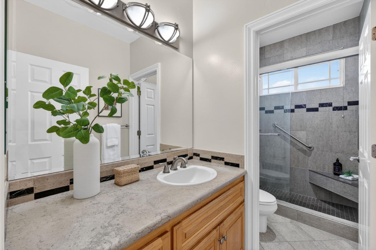 Detail Gallery Image 29 of 101 For 10175 Orange Ave, Cupertino,  CA 95014 - 6 Beds | 4/2 Baths