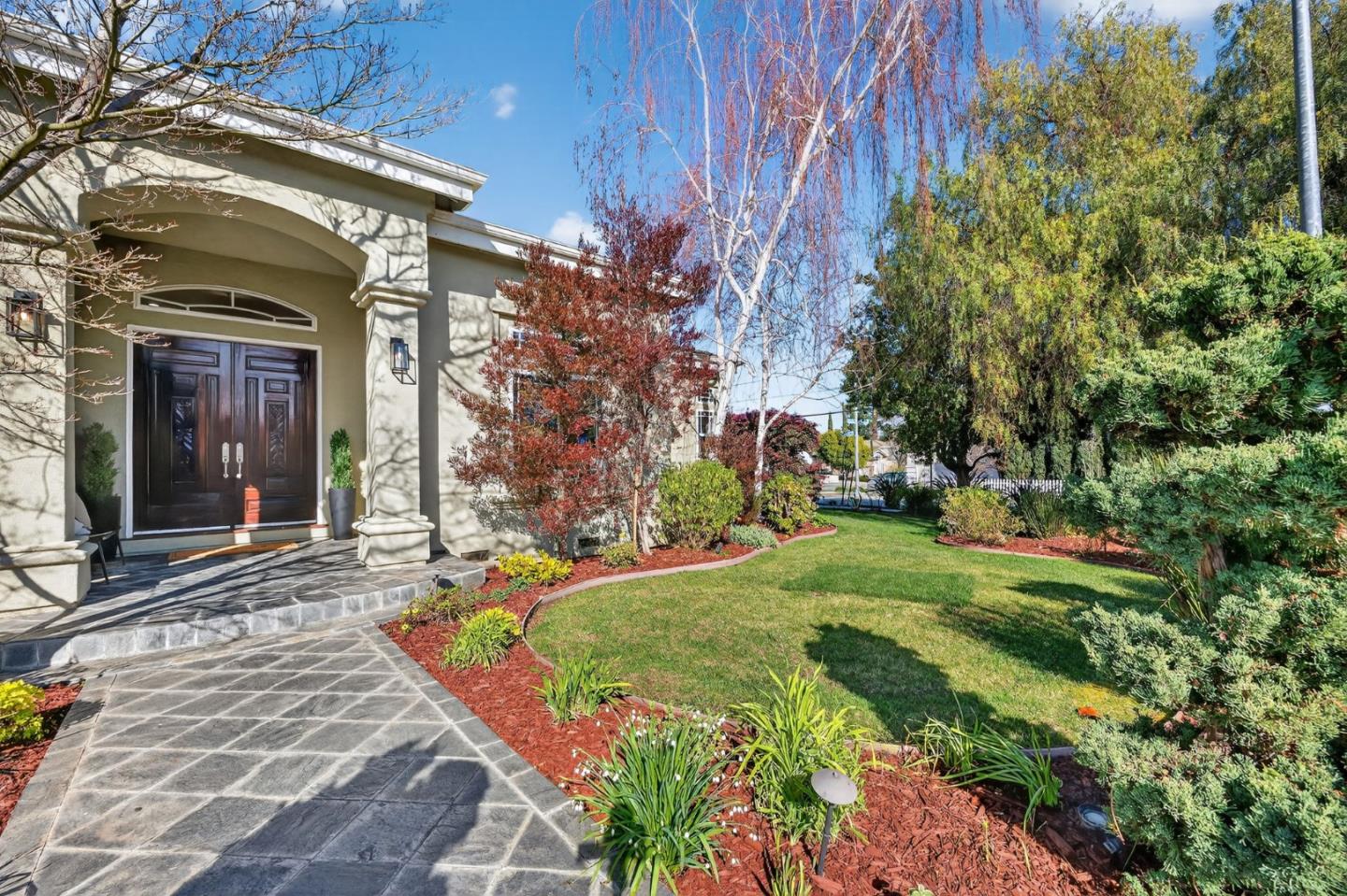 Detail Gallery Image 3 of 101 For 10175 Orange Ave, Cupertino,  CA 95014 - 6 Beds | 4/2 Baths