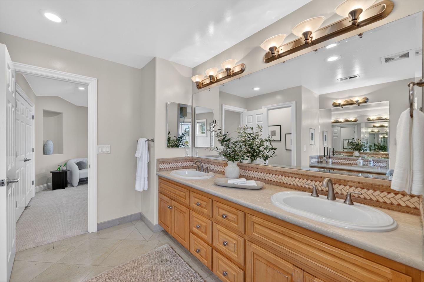 Detail Gallery Image 47 of 101 For 10175 Orange Ave, Cupertino,  CA 95014 - 6 Beds | 4/2 Baths