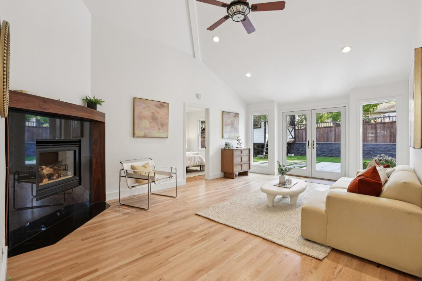 Detail Gallery Image 10 of 36 For 915 North Rd, Belmont,  CA 94002 - 3 Beds | 3 Baths