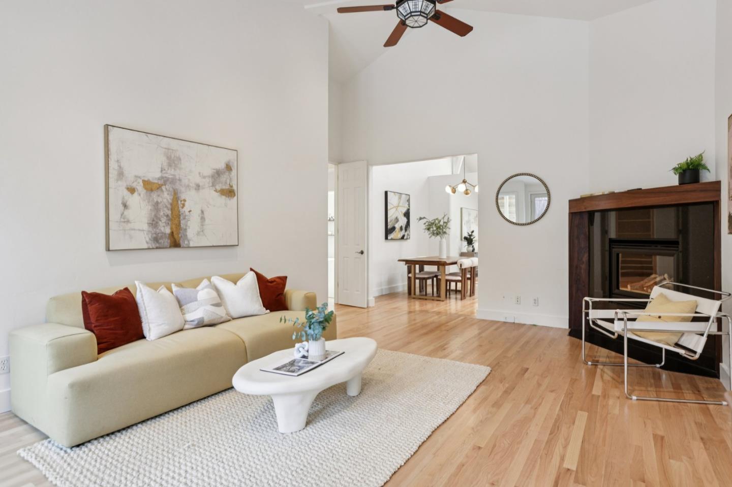 Detail Gallery Image 12 of 36 For 915 North Rd, Belmont,  CA 94002 - 3 Beds | 3 Baths