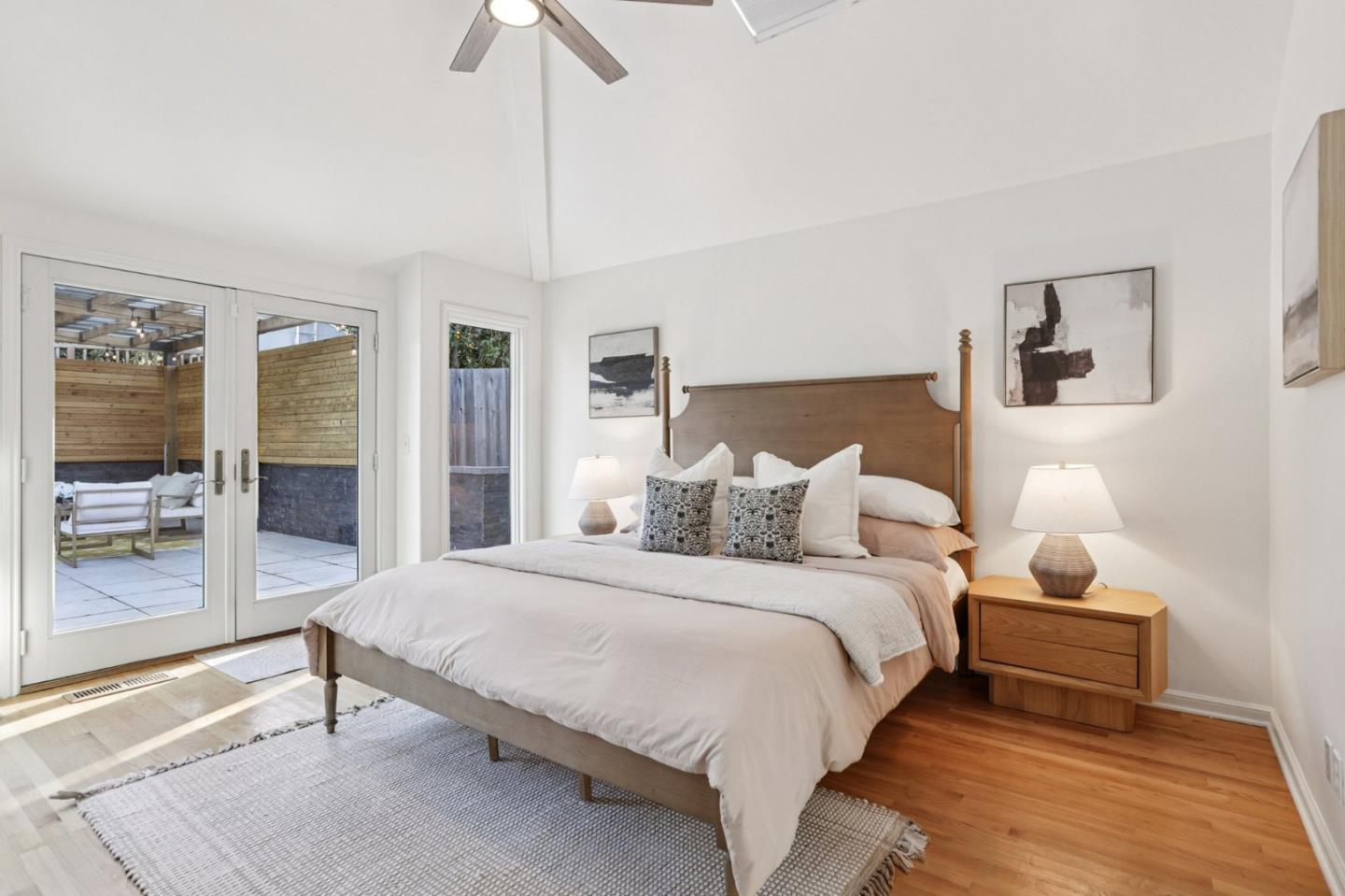 Detail Gallery Image 13 of 36 For 915 North Rd, Belmont,  CA 94002 - 3 Beds | 3 Baths