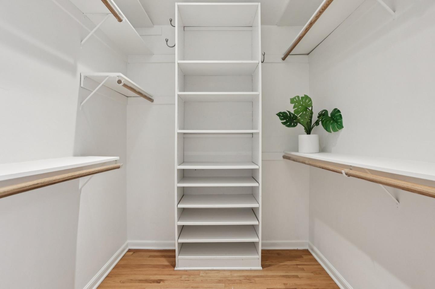 Detail Gallery Image 17 of 36 For 915 North Rd, Belmont,  CA 94002 - 3 Beds | 3 Baths