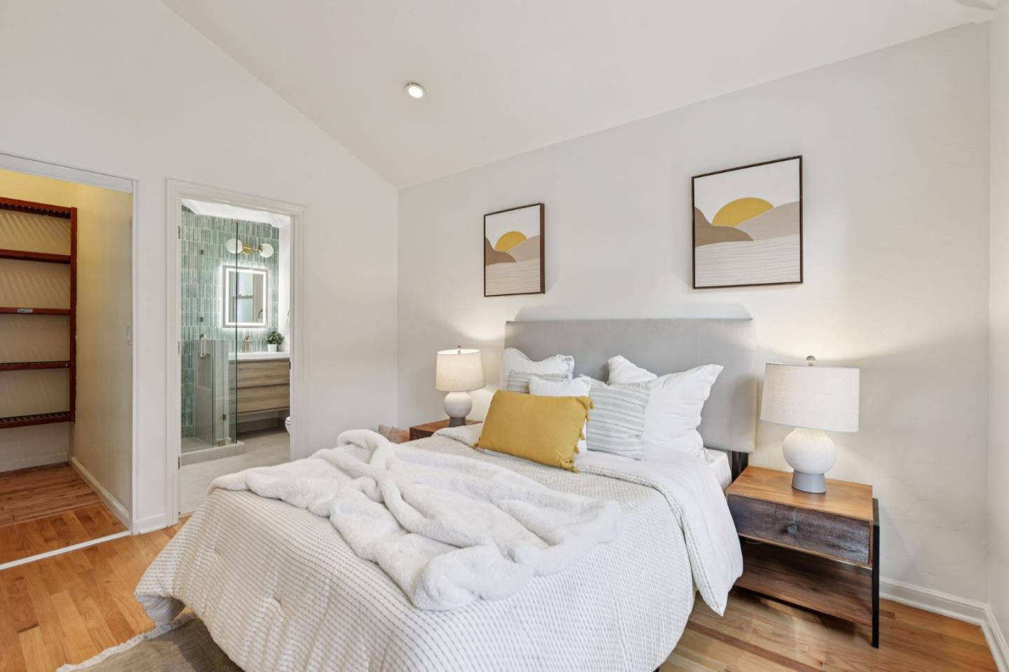 Detail Gallery Image 22 of 36 For 915 North Rd, Belmont,  CA 94002 - 3 Beds | 3 Baths