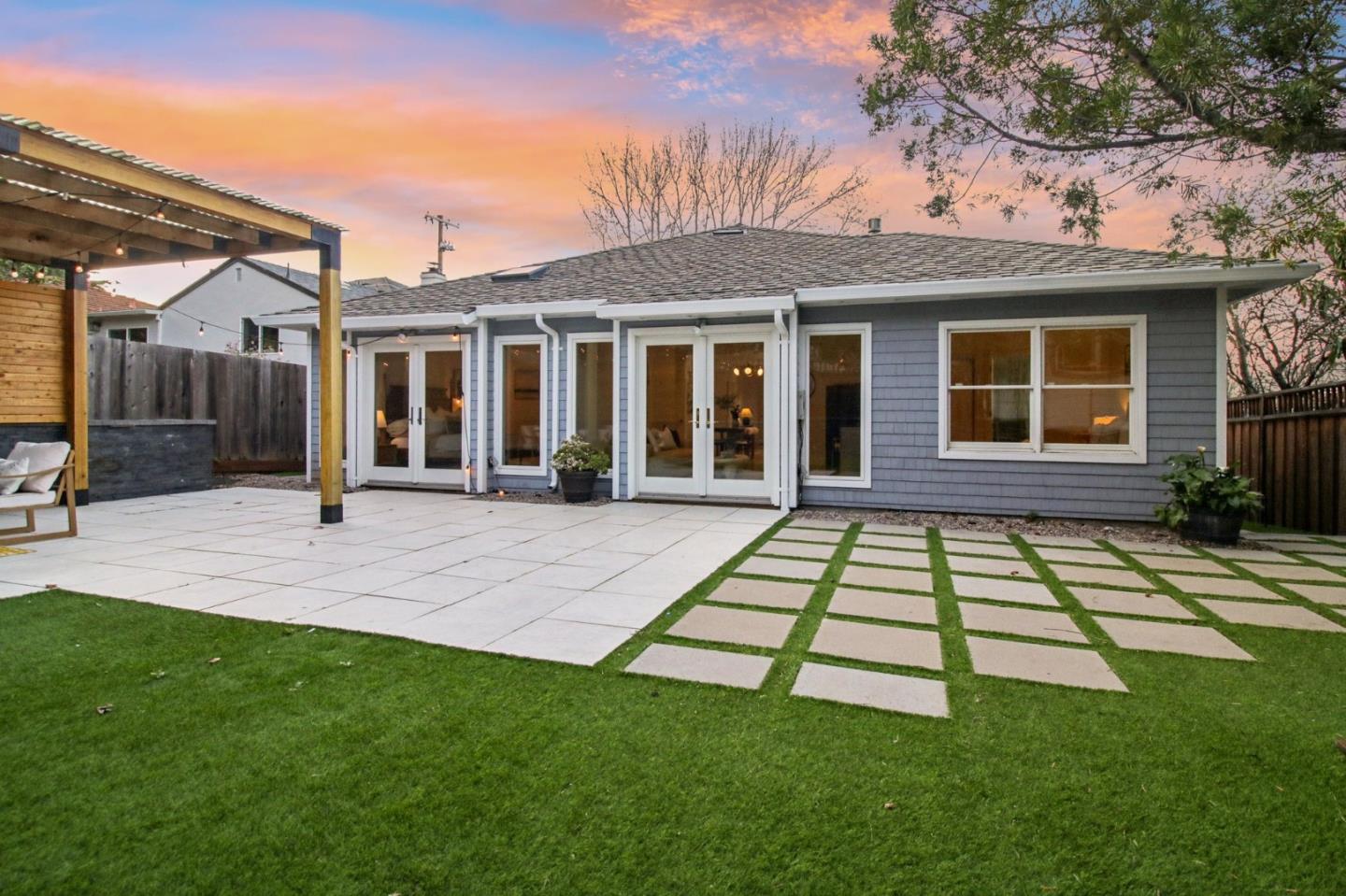 Detail Gallery Image 24 of 36 For 915 North Rd, Belmont,  CA 94002 - 3 Beds | 3 Baths