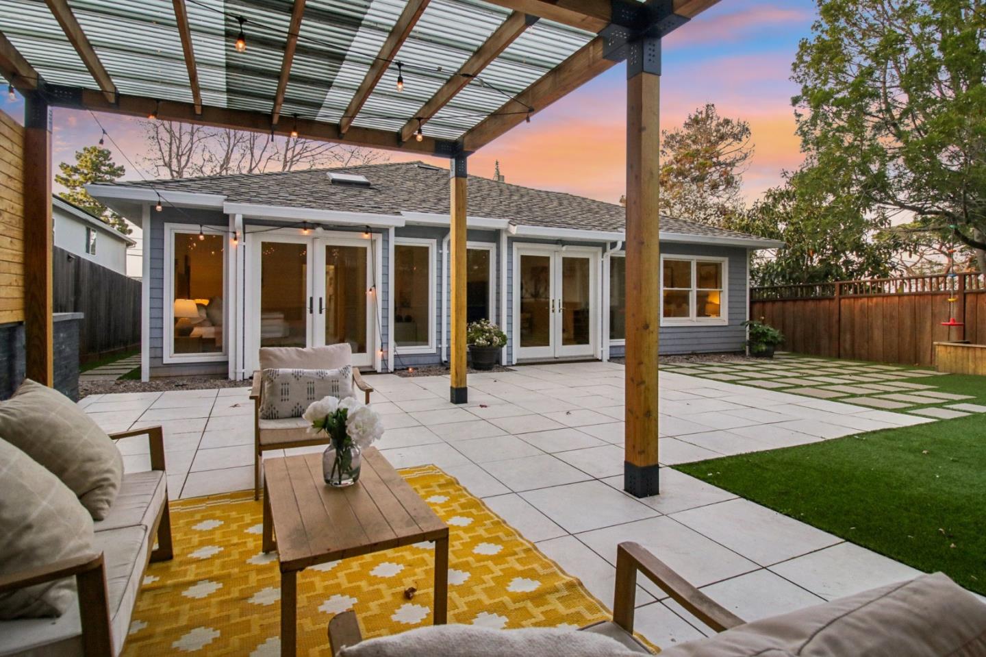 Detail Gallery Image 25 of 36 For 915 North Rd, Belmont,  CA 94002 - 3 Beds | 3 Baths