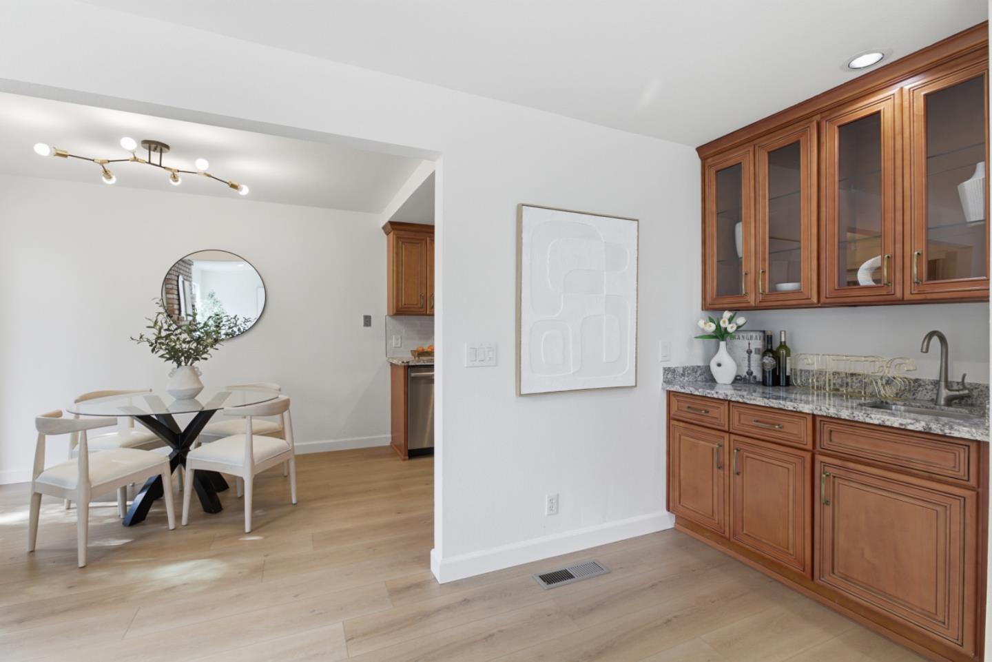 Detail Gallery Image 13 of 70 For 21686 Olive Ave, Cupertino,  CA 95014 - 2 Beds | 2/1 Baths